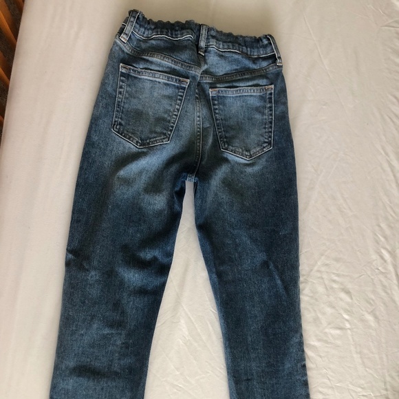 GAP High Rise Destructed Jeans - Picture 3 of 3